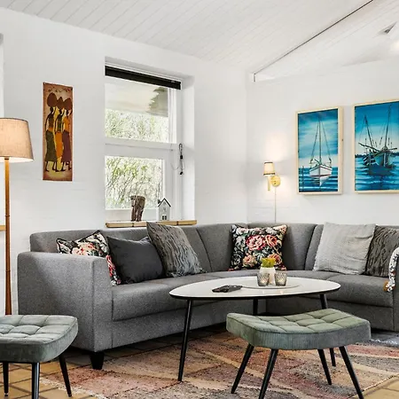 5 Bedroom Nice In Σπίτι διακοπών Ulfborg