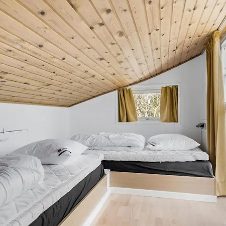 5 Bedroom Nice In Σπίτι διακοπών *